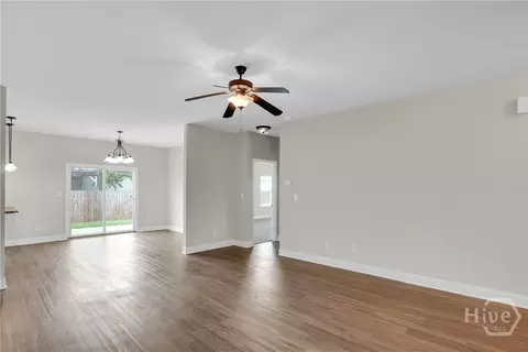 Living - 125 Thoroughbred Dr, Guyton, GA 31312 photo 2 of 4