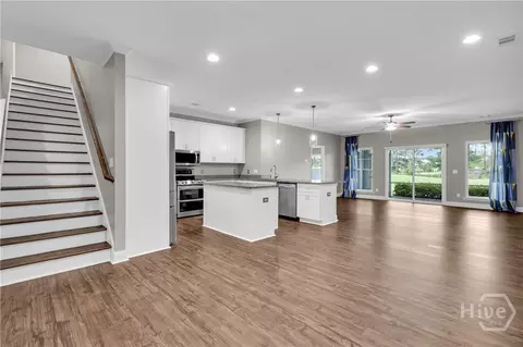 Living - 115 Danbury Ct, Pooler, GA 31322 photo 2 of 4