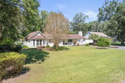 200 Old Mill Rd W, Richmond Hill, GA 31324