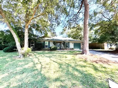 29 Rivers Bend Dr, Savannah, GA 31406