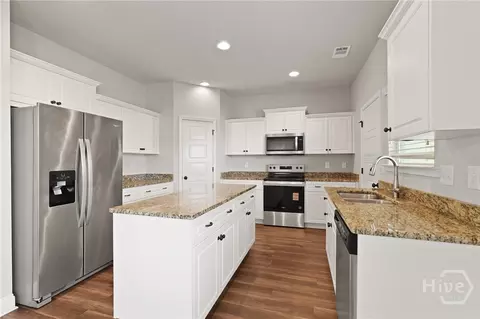 Kitchen - 300 Morgan Pines Dr, Pooler, GA 31322 photo 3 of 6