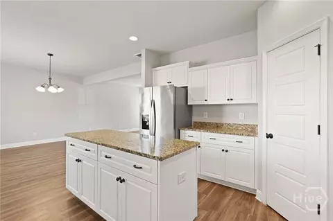 Kitchen - 300 Morgan Pines Dr, Pooler, GA 31322 photo 4 of 6
