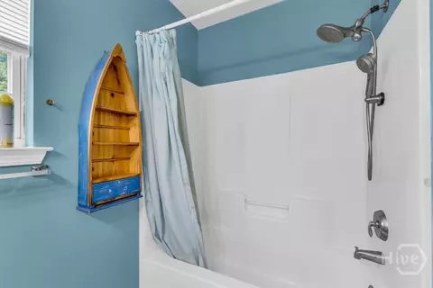 Bath - 304 E Tietgen St, Pooler, GA 31322 photo 6 of 6