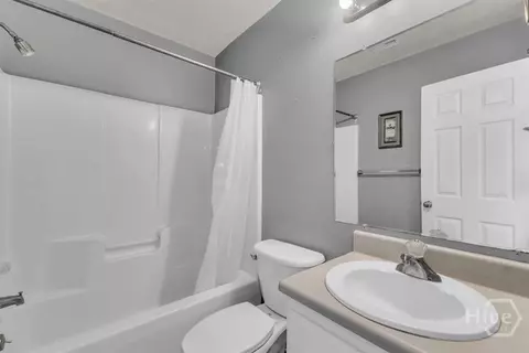 Bath - 304 E Tietgen St, Pooler, GA 31322 photo 1 of 6