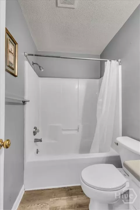 Bath - 304 E Tietgen St, Pooler, GA 31322 photo 2 of 6