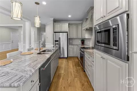 Kitchen - 124 Mallory Pl, Pooler, GA 31322 photo 4 of 5