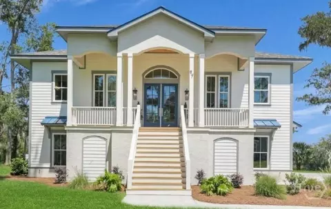 97 Cubbage Island Dr, Richmond Hill, GA 31324