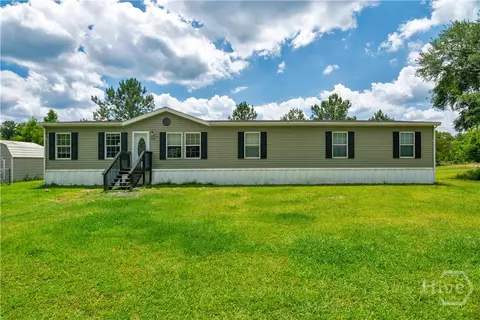 211 Smiley Loop Rd, Riceboro, GA 31323