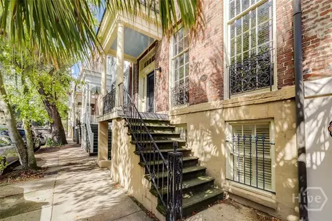 28 E Taylor St, Savannah, GA 31401