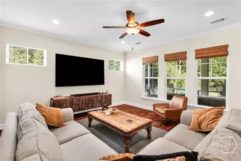 8 Gresham Ln, Savannah, GA 31419 photo 7