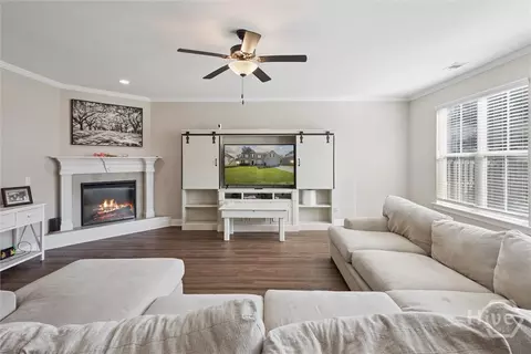 Living - 9 Bellemeade Dr, Guyton, GA 31312 photo 2 of 5
