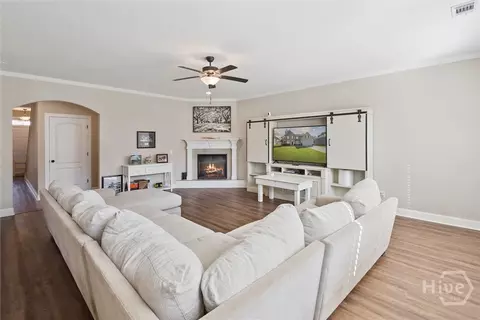 Living - 9 Bellemeade Dr, Guyton, GA 31312 photo 3 of 5