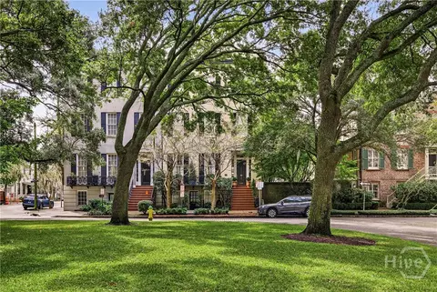 203 W Charlton St, Savannah, GA 31401