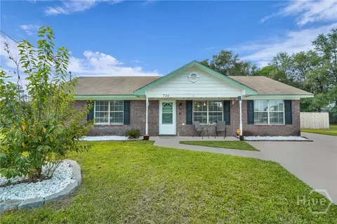 700 Kadi Ln, Hinesville, GA 31313
