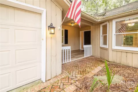 12 Lanyard Ct, Savannah, GA 31411