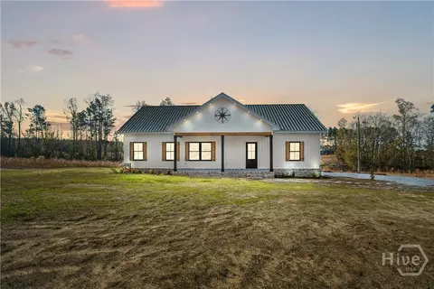 217 Mimosa Rd, Swainsboro, GA 30401