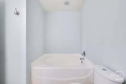 Bath - 312 Grasslands Dr, Pooler, GA 31322 photo 2 of 3