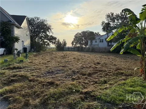 212 Fish Hawk Ln, Savannah, GA 31410
