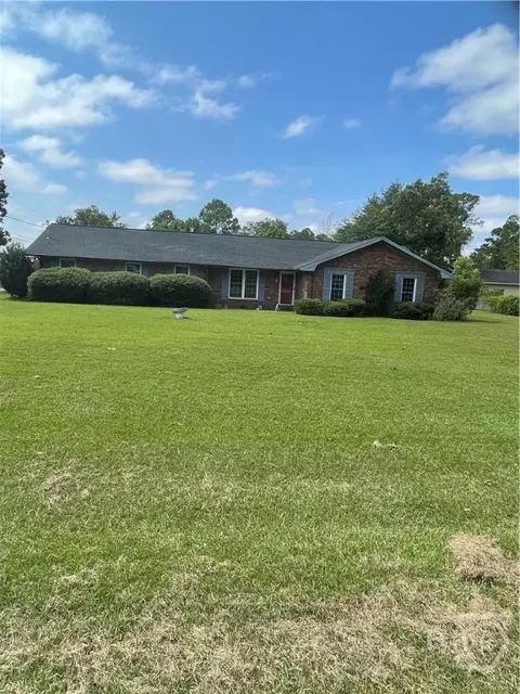 1203 E Bernard St, Glennville, GA 30427