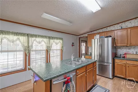 Kitchen - 164 Sixth St, Guyton, GA 31312 photo 4 of 5