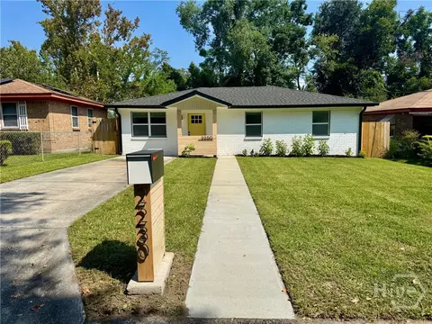 2230 Iowa St, Savannah, GA 31404