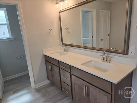 Bath - 192 Champlain Dr, Pooler, GA 31322 photo 4 of 6