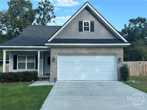 207 Piercefield Dr, Richmond Hill, GA 31324