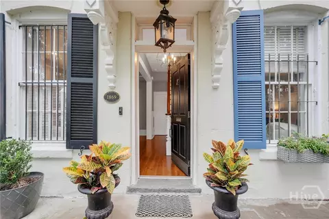 216 W Gaston St, Savannah, GA 31401