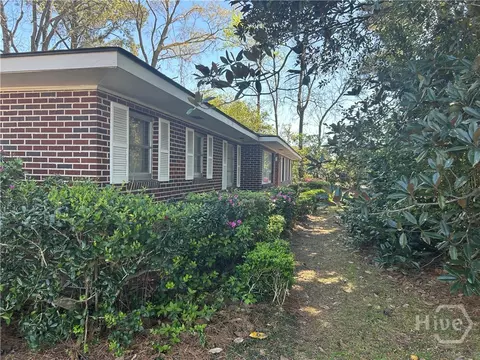169 Varnedoe Ave, Garden City, GA 31408