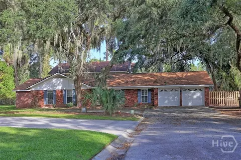 46 River Oaks Rd, Savannah, GA 31410