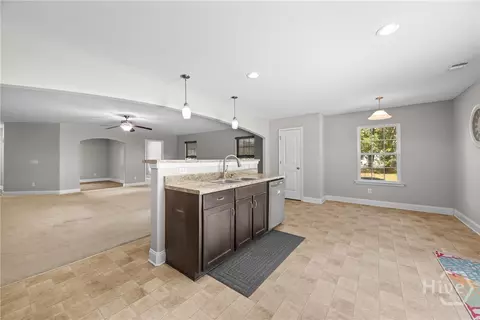 Entry Way - 118 Bridgewood Dr, Springfield, GA 31329 photo 4 of 6