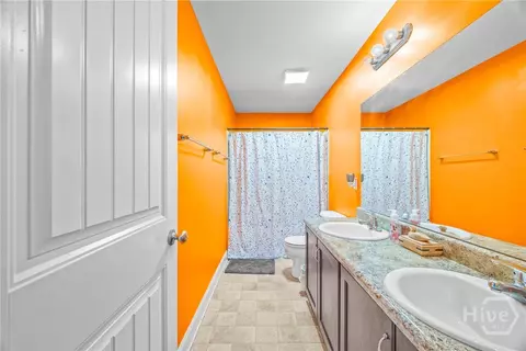 Bath - 118 Bridgewood Dr, Springfield, GA 31329 photo 2 of 4