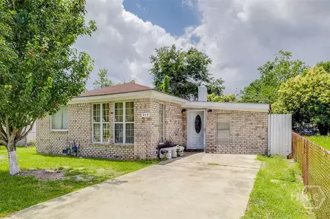 915 Porter St, Savannah, GA 31415