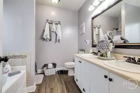 Bath - 141 Willow Dr, Guyton, GA 31312 photo 1 of 3
