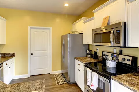 Kitchen - 141 Willow Dr, Guyton, GA 31312 photo 2 of 2