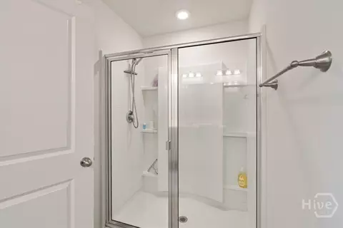 Bath - 165 Benelli Dr, Pooler, GA 31322 photo 1 of 2