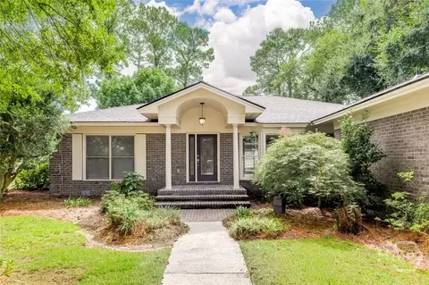 24 Twelve Oaks Dr, Savannah, GA 31410
