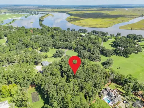299 Ford Pl, Richmond Hill, GA 31324