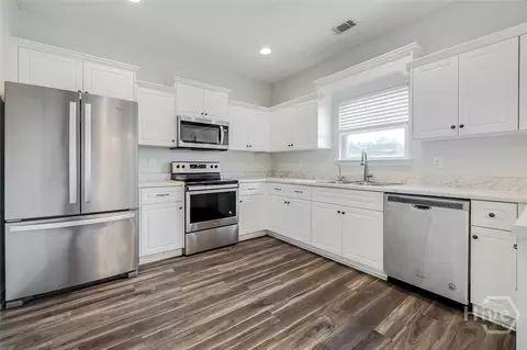 Kitchen - 208 Timberlake Dr, Guyton, GA 31312 photo 3 of 4