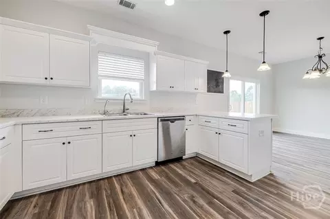 Kitchen - 208 Timberlake Dr, Guyton, GA 31312 photo 4 of 4