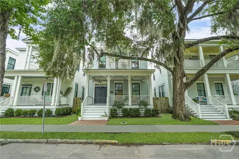 110 E 38th St, Savannah, GA 31401