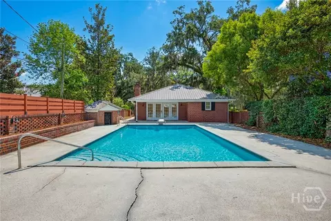 1804 E Henry St, Savannah, GA 31404