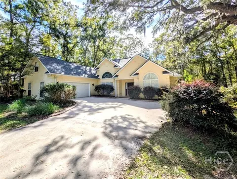 277 Mclaughlin Ln, Richmond Hill, GA 31324
