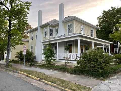 743 E 40th St, Savannah, GA 31401