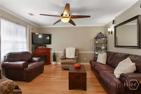 Living - 205 Dekle Rd S, Register, GA 30452 photo 3 of 3