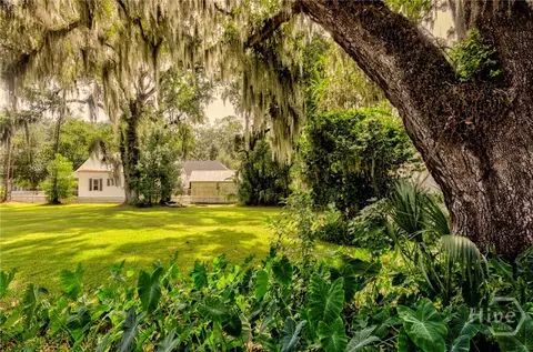 13 Saint Thomas Ave, Savannah, GA 31406