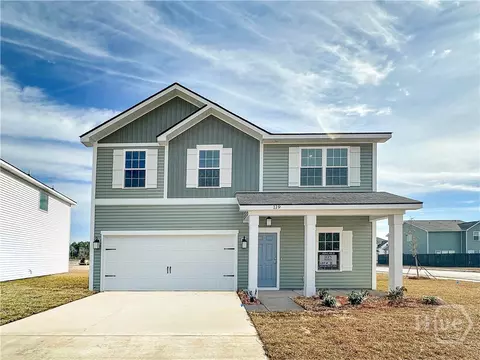 119 Juniper Dr, Hinesville, GA 31313