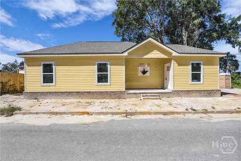 11 West St, Savannah, GA 31415