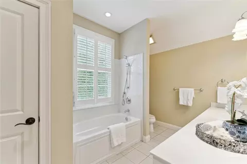 Bath - 104 Post House Trl, Pooler, GA 31322 photo 3 of 5