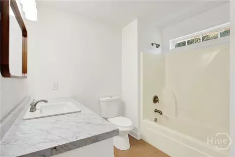 Bath - 18 Stone Gate Ct, Pooler, GA 31322 photo 3 of 4
